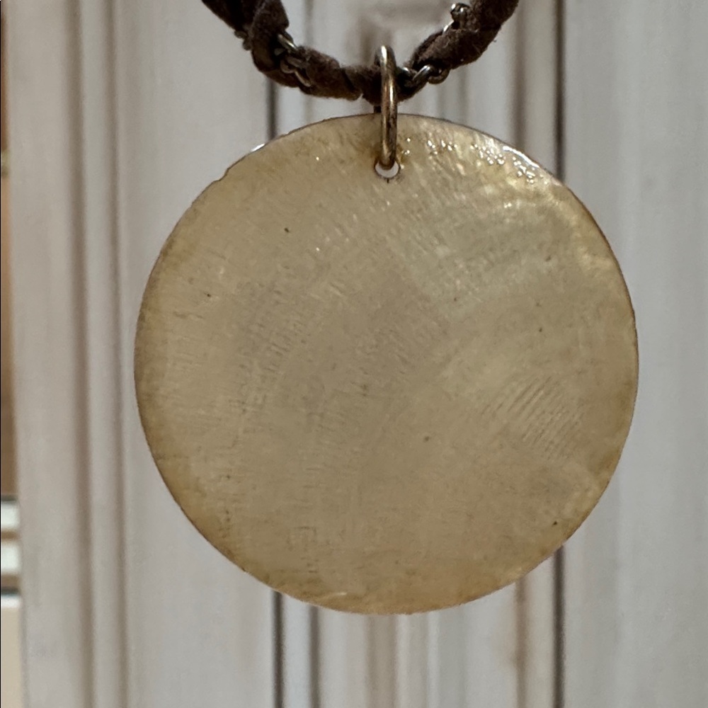 Vintage Gold Pendant Necklace - Picture 5 of 5
